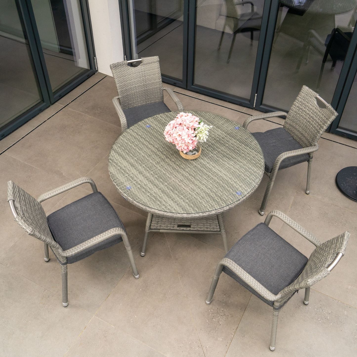 Stackable 4 Seat Round Dining Set in Grey - By VILA