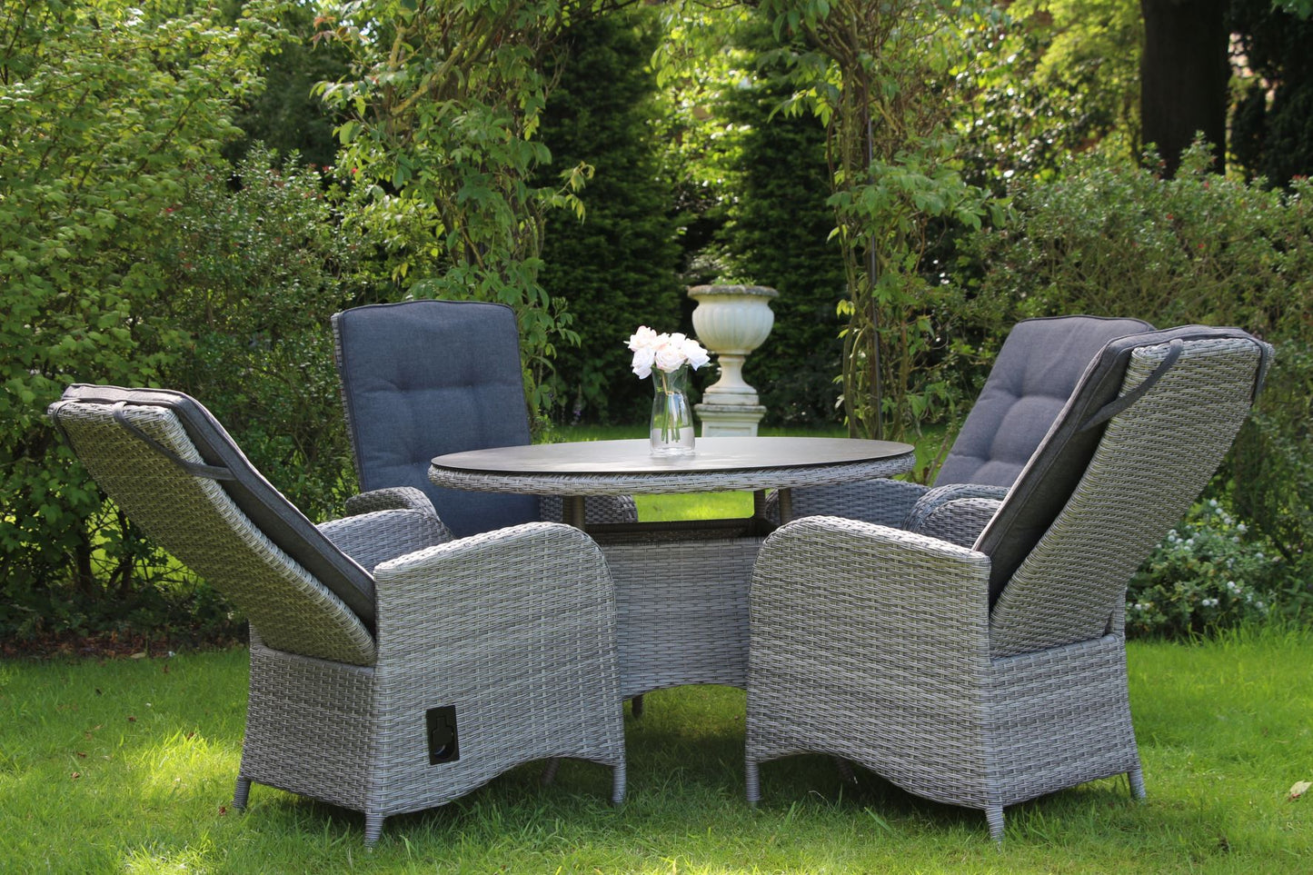 4 Seat Round Reclining Dining Set in Grey - By VILA